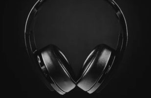 Headphone Girl